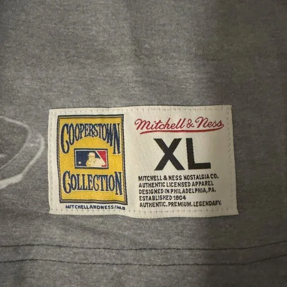 Men's Chipper Jones Atlanta Braves Mitchell & Ness Graphic T, Size XL, NWT - Picture 5 of 5